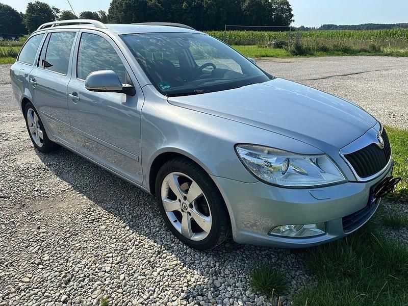Silber Gebraucht 2010 Skoda Octavia Kombi | 5.300 € (Guter Preis) - Bild 1/4