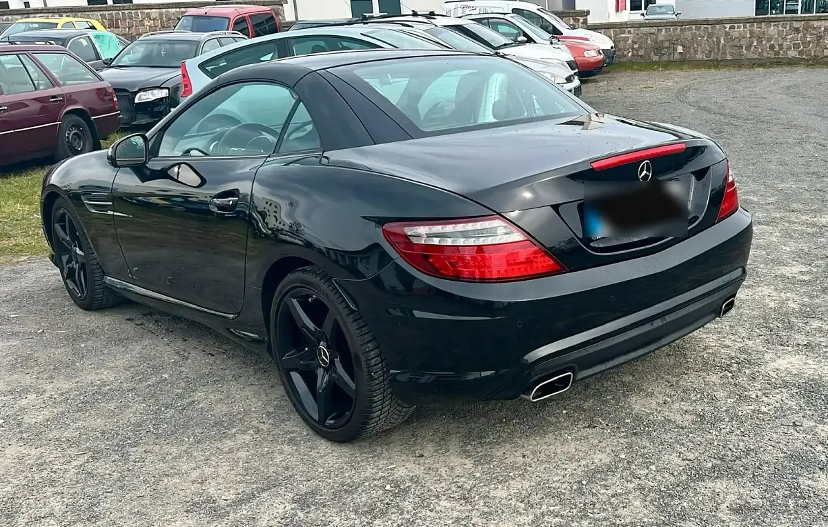 Gebraucht Mercedes SLK200 AMG line 184 PS (135 kW) 2015 Schwarz Cabrio
