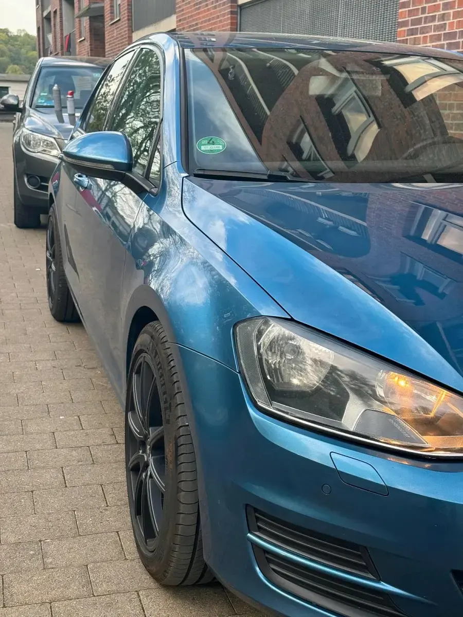Gebraucht VW Golf VII 105 PS (77 kW) 2014 Blau Kleinwagen