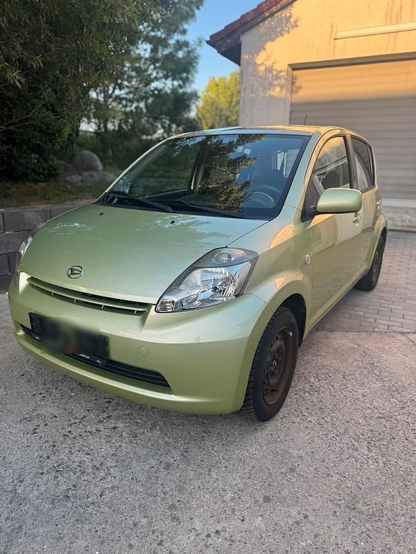 Grün Gebraucht 2005 Daihatsu Sirion Kleinwagen | 1.700 € (Fairer Preis) - Bild 1/4