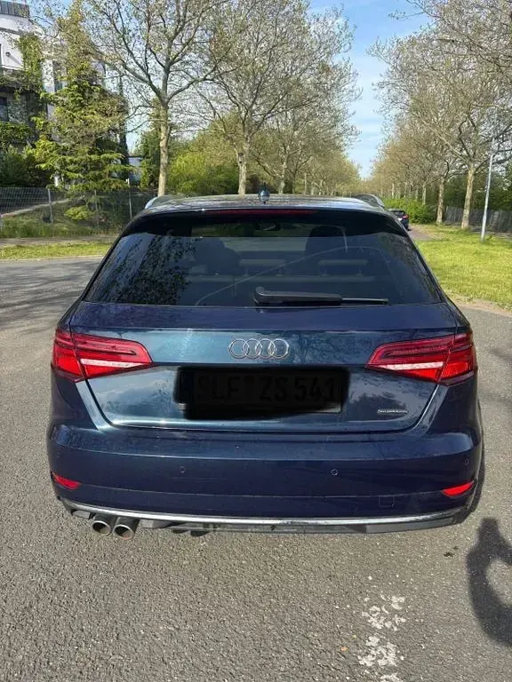 Gebraucht Audi A3 Design 184 PS (135 kW) 2016 Blau Limousine