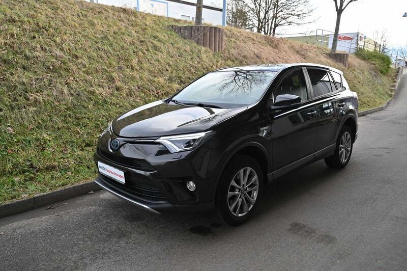 Schwarz Gebraucht 2017 Toyota RAV4 Edition-S SUV | 21.880 € (Guter Preis) - Bild 1/4