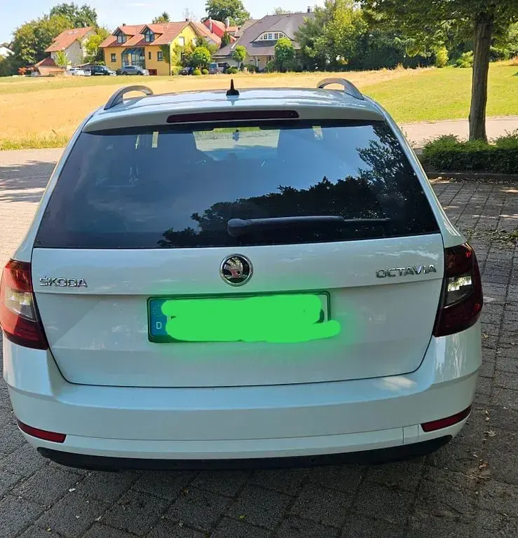 Gebraucht Skoda Octavia Clever 150 PS (110 kW) 2019 Schwarz Kombi