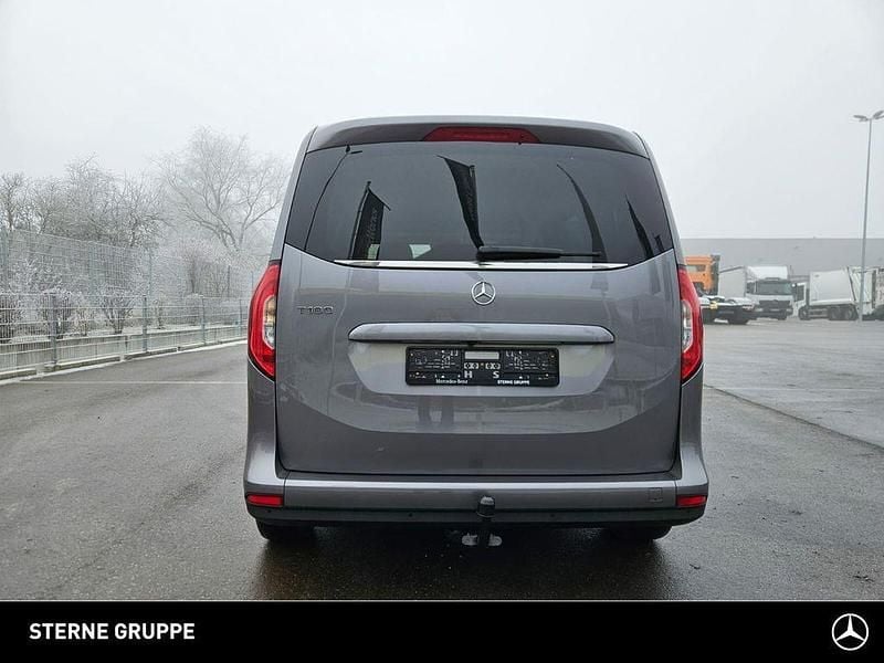 Gebraucht Mercedes T180 Progressive 131 PS (96 kW) 2025 Grau Van / Kleinbus