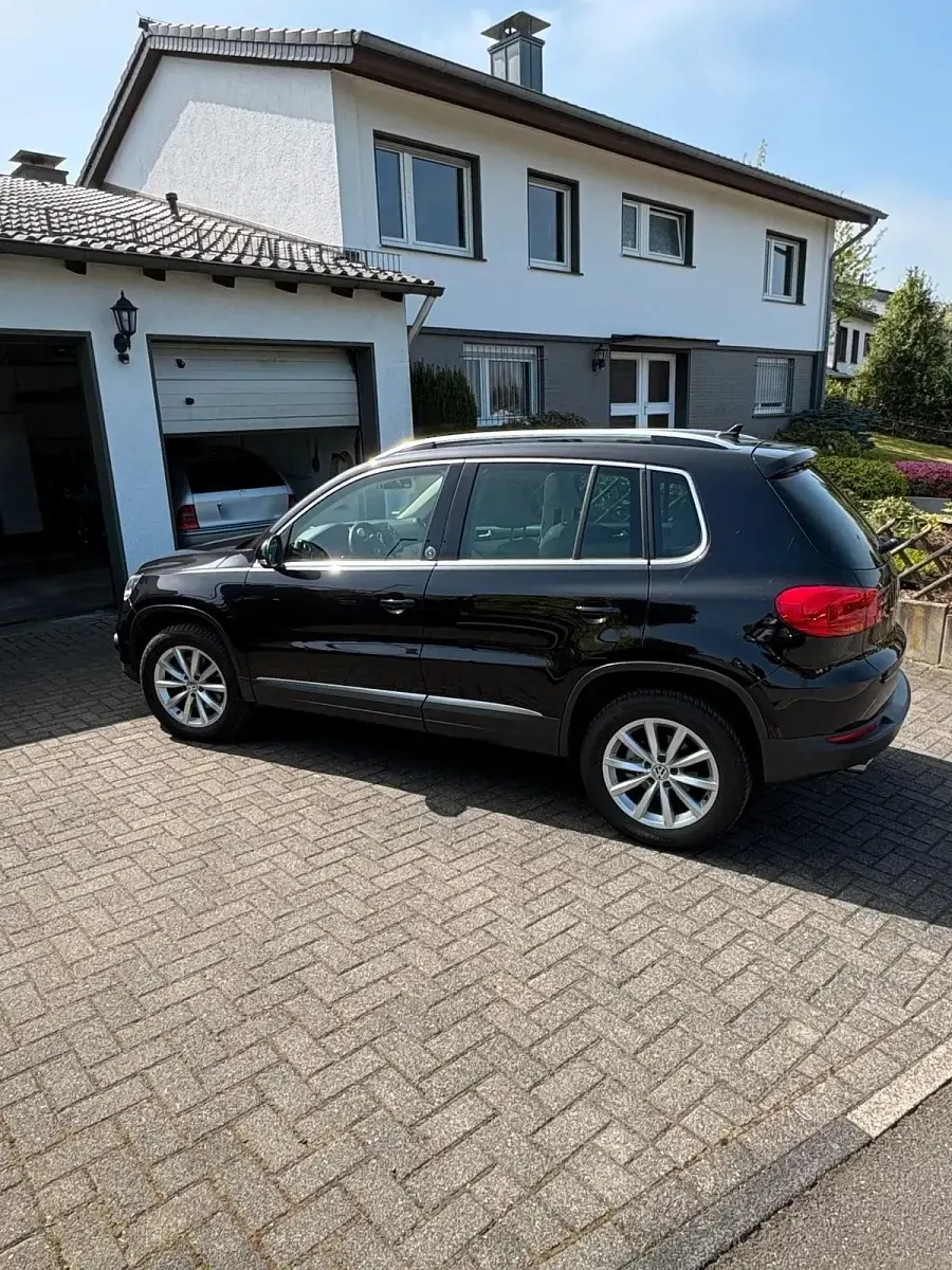 Second-hand VW Tiguan Edition 200 CP (147 kW) 2017 Negru SUV