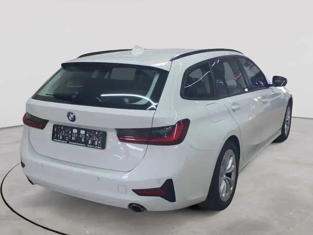 Gebraucht BMW 316 Sport Line 122 PS (89 kW) 2022 Alpinweiß Kombi