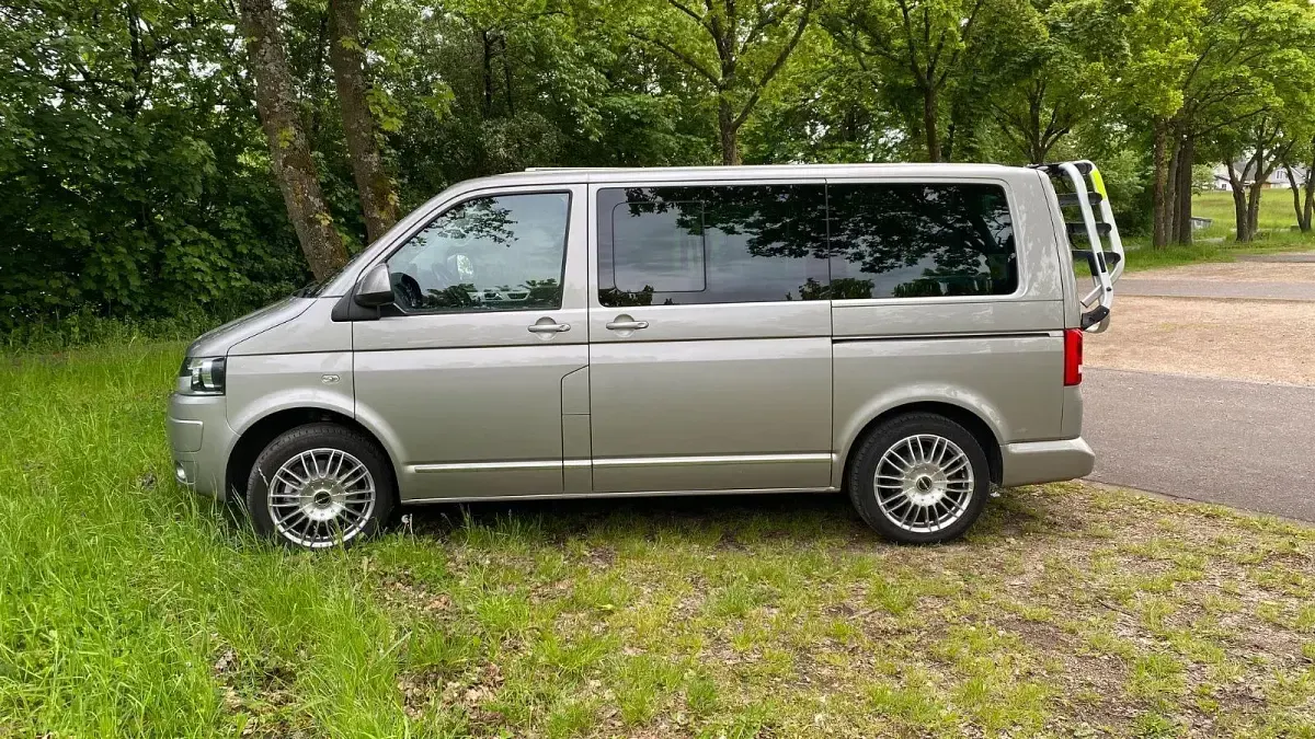 Gebraucht VW Multivan 179 PS (131 kW) 2010 Beige Van / Kleinbus