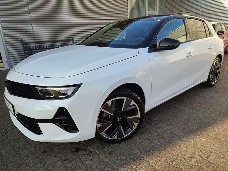 Neu Opel Astra 114 kW (156 PS) 2026 Lack weiss banquise/typ aussen Limousine