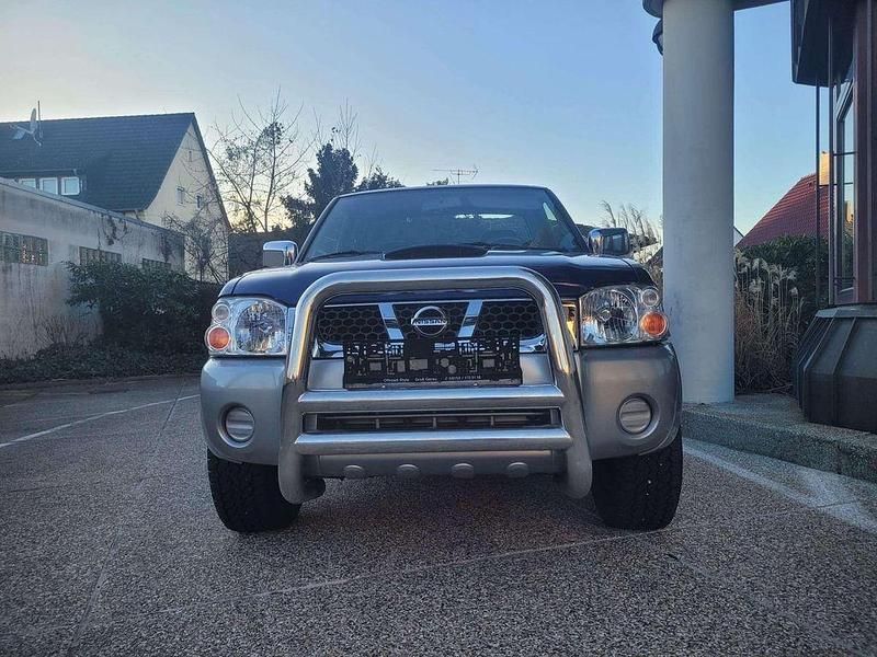 Gebraucht Nissan Navara 133 PS (97 kW) 2004 Blau Pickup