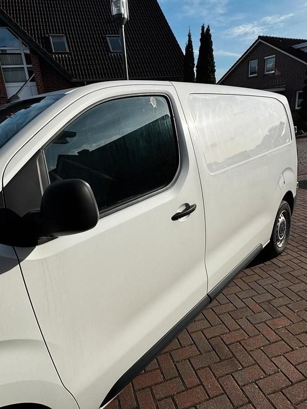 Gebraucht Peugeot Expert Premium 122 PS (89 kW) 2020 Weiß Van