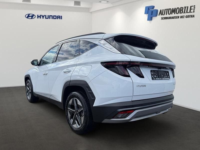 Neu Hyundai Tucson Trend 215 PS (158 kW) 2025 Atlas white SUV