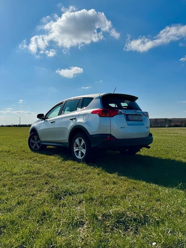 Gebraucht Toyota RAV4 150 PS (110 kW) 2014 Silber SUV