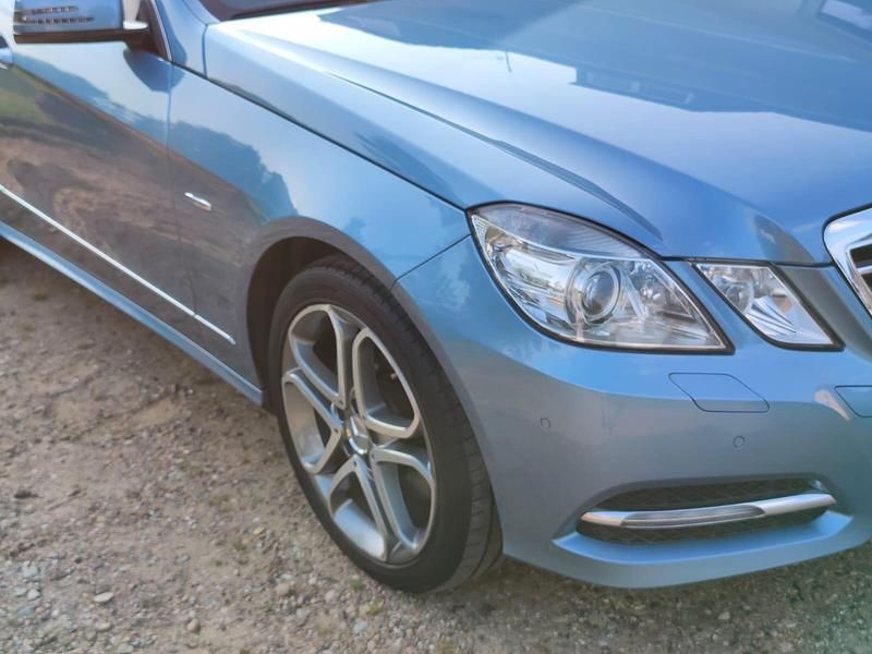 Blau Gebraucht 2012 Mercedes E350 Avantgarde Kombi | 6.450 € (Guter Preis) - Bild 1/4