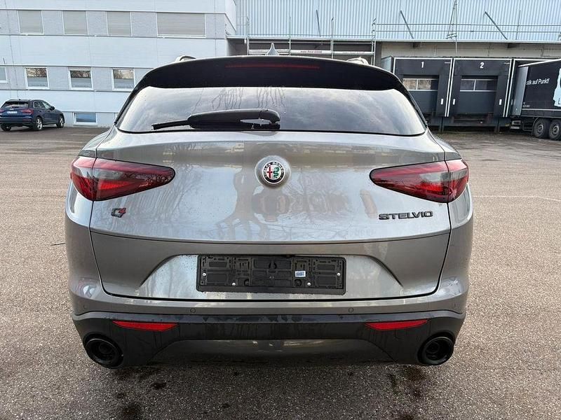 Gebraucht Alfa Romeo Stelvio 190 PS (139 kW) 2018 Grau SUV