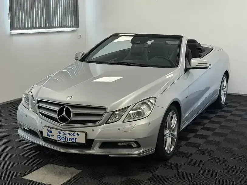 Gebraucht Mercedes E200 184 PS (135 kW) 2010 Silber 775 (iridiumsilber  metalliclack (metallic) Cabrio