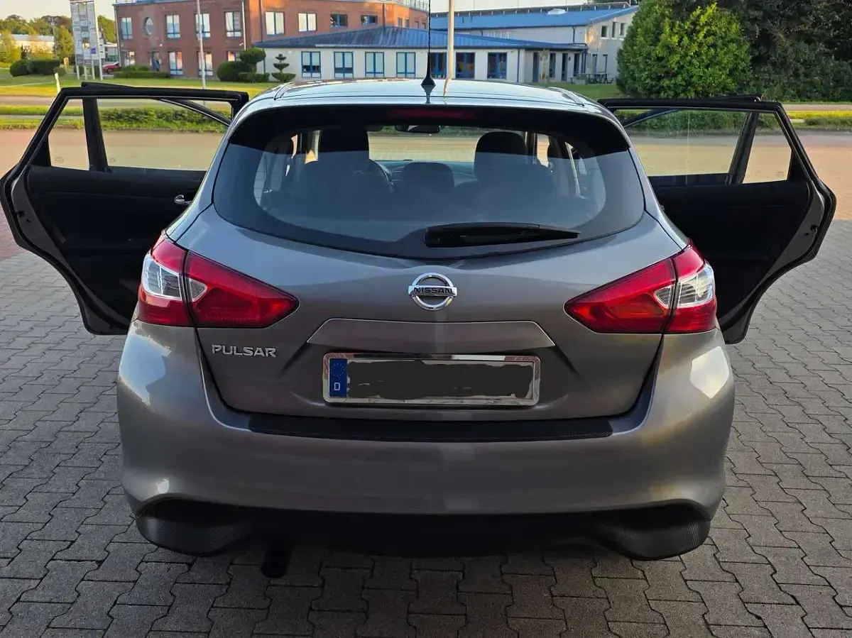 Gebraucht Nissan Pulsar Acenta 116 PS (85 kW) 2017 Grau Kleinwagen