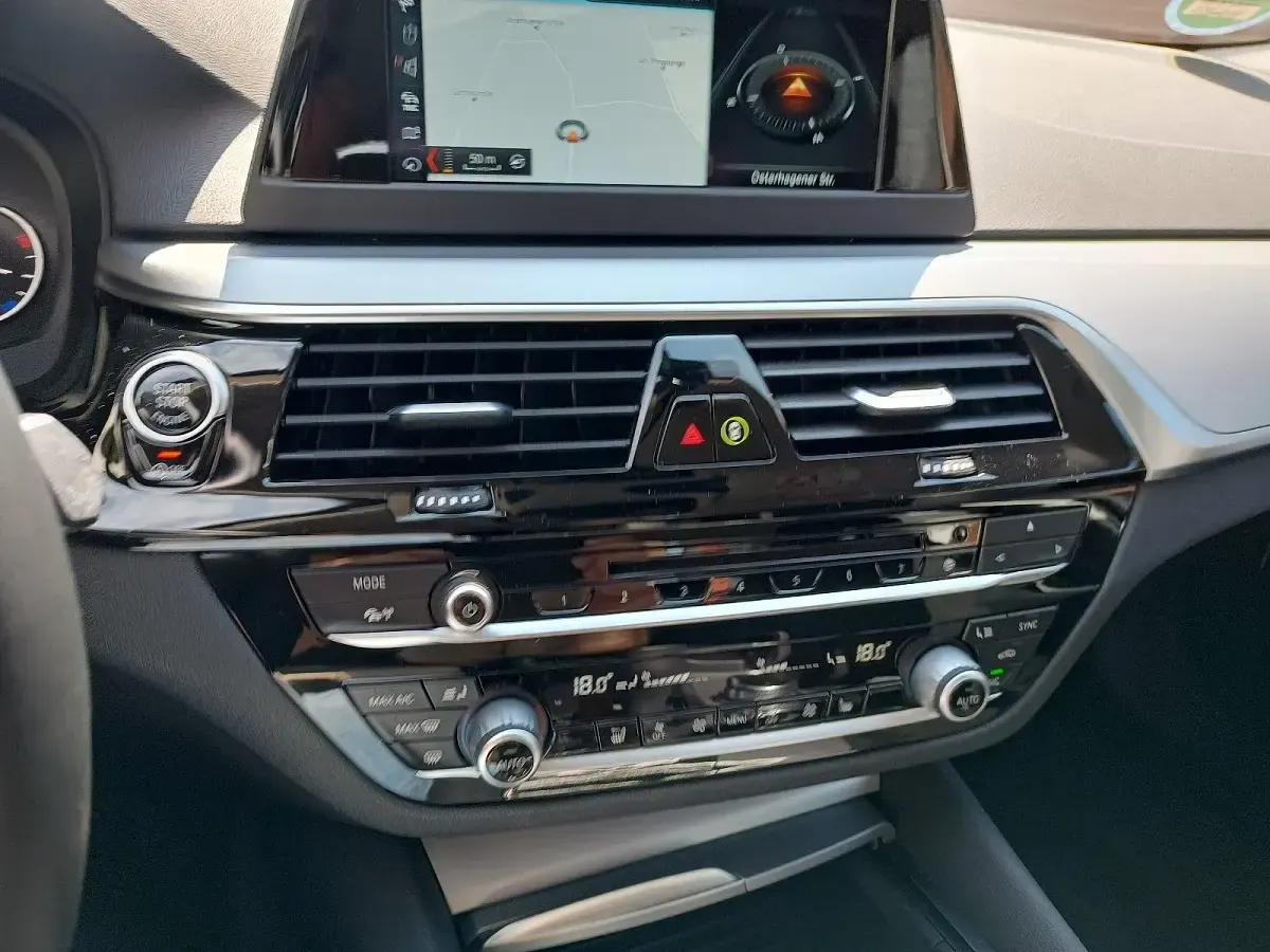 Gebraucht BMW 520 184 PS (135 kW) 2018 Silber Limousine