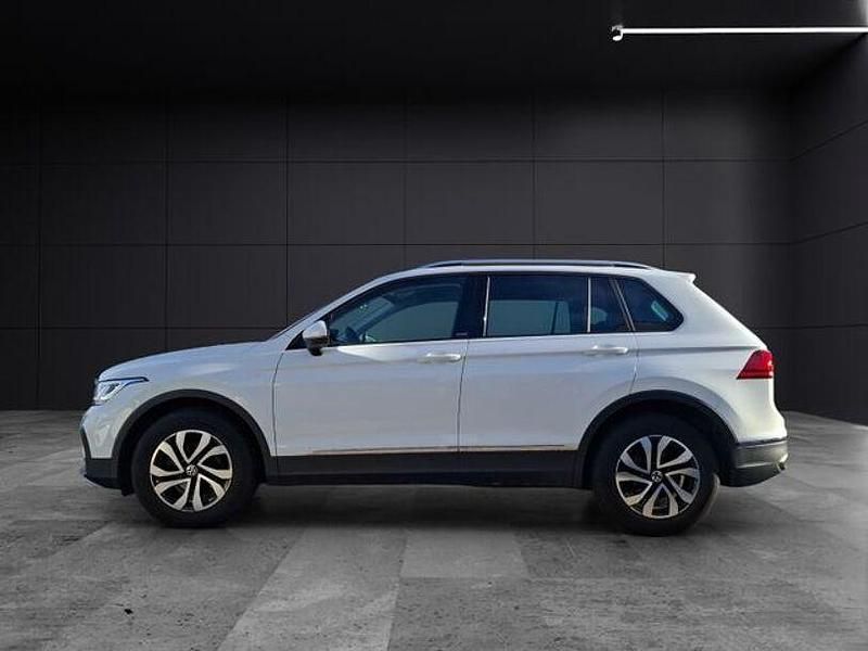 Gebraucht VW Tiguan Active 150 PS (110 kW) 2022 Pure white SUV