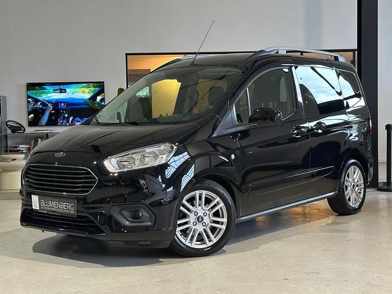 Gebraucht Ford Tourneo Courier Titanium 101 PS (74 kW) 2020 Schwarz Van / Kleinbus