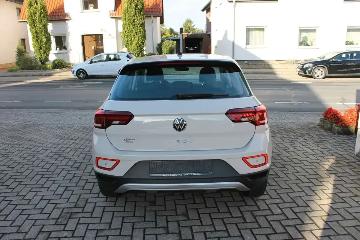 Usado VW T-Roc 110 HP (80 kW) 2023 Cinzento SUV