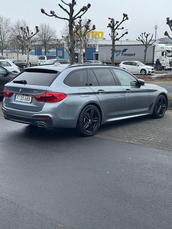 Gebraucht BMW 530 M Sport 252 PS (185 kW) 2020 Grau Kombi