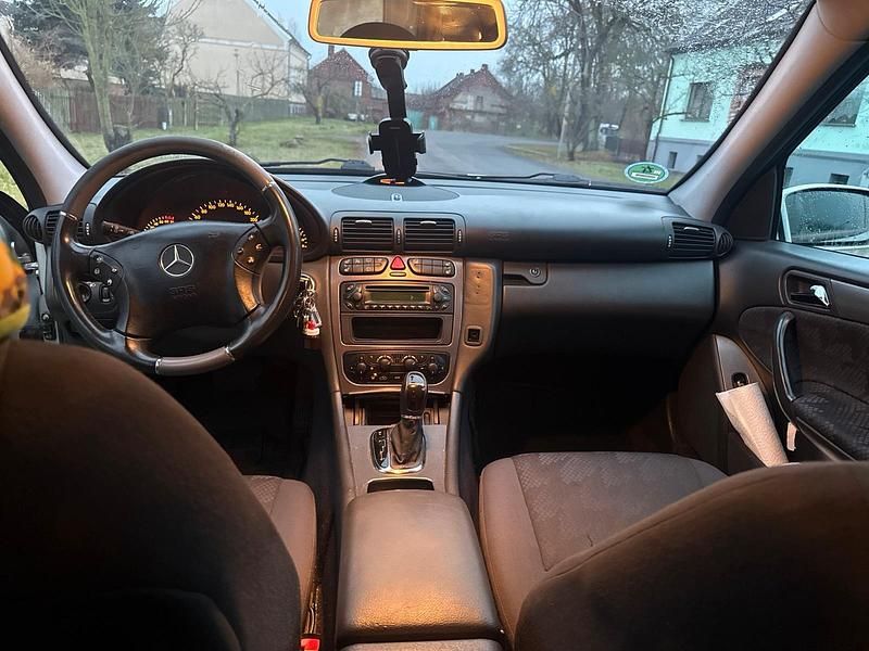 Gebraucht Mercedes C320 218 PS (160 kW) 2002 Silber Kombi