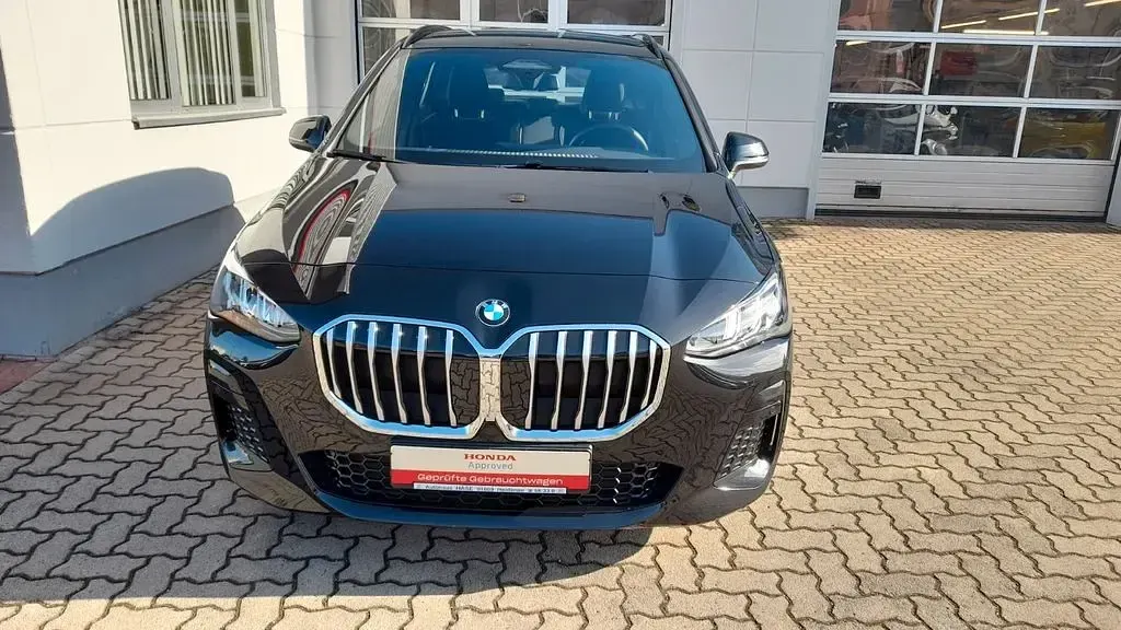 Gebraucht BMW 218 Active Tourer M Sport 136 PS (100 kW) 2025 Schwarz Van / Kleinbus