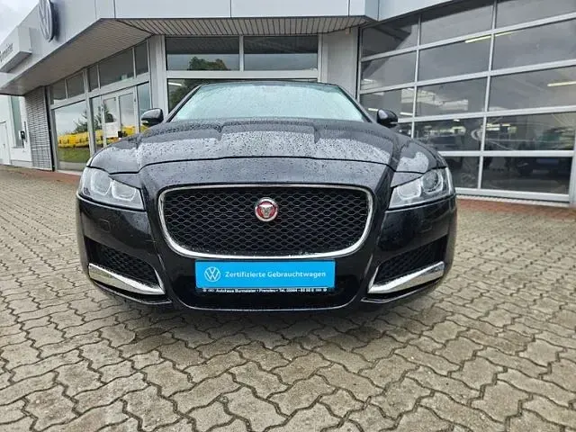 Gebraucht Jaguar XF Portfolio 179 PS (131 kW) 2020 Schwarz Limousine