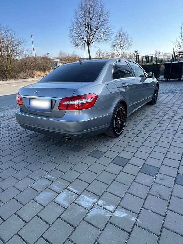 Gebraucht Mercedes E350 265 PS (194 kW) 2012 Silber Limousine