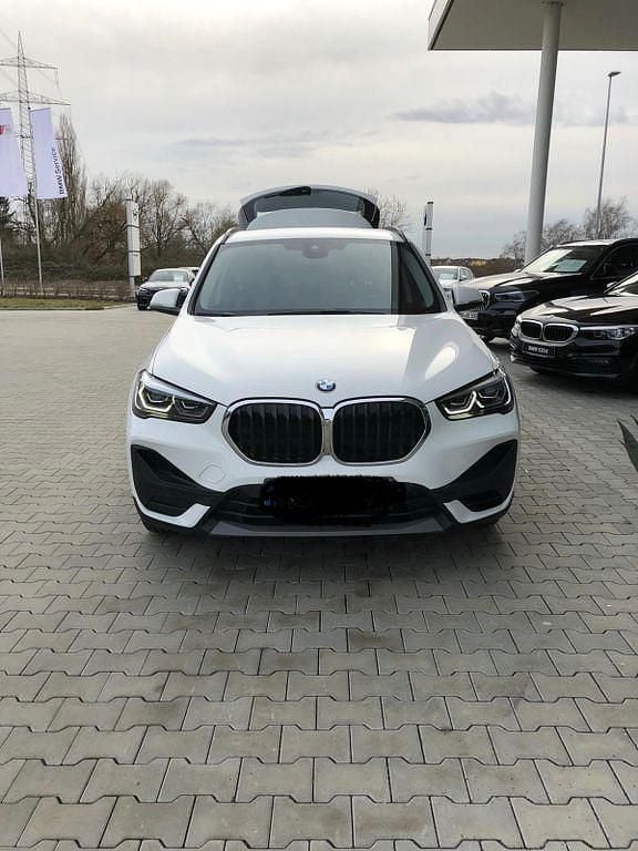Weiß Gebraucht 2020 BMW X1 SUV | 22.500 € (Guter Preis) - Bild 1/4