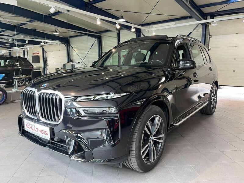 Black sapphire metallic Gebraucht 2023 BMW X7 M Sport SUV | 85.990 € - Bild 1/4
