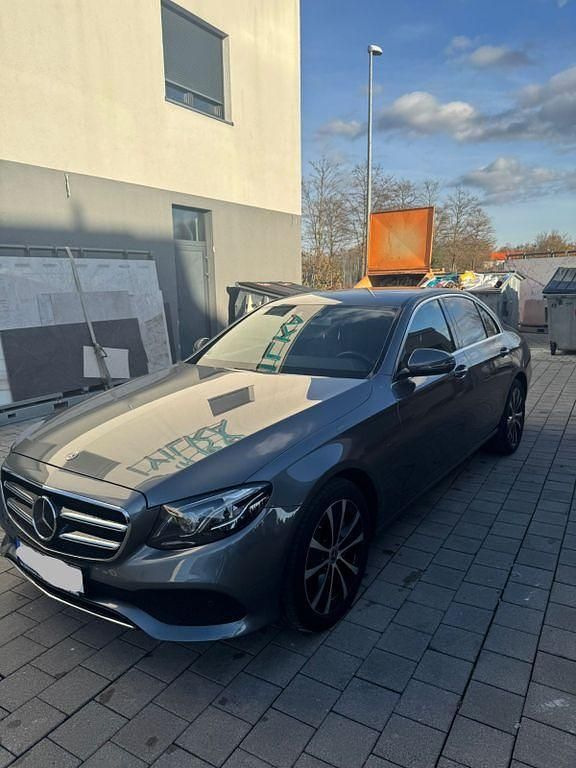 Gebraucht Mercedes E300 194 PS (142 kW) 2020 Grau Limousine