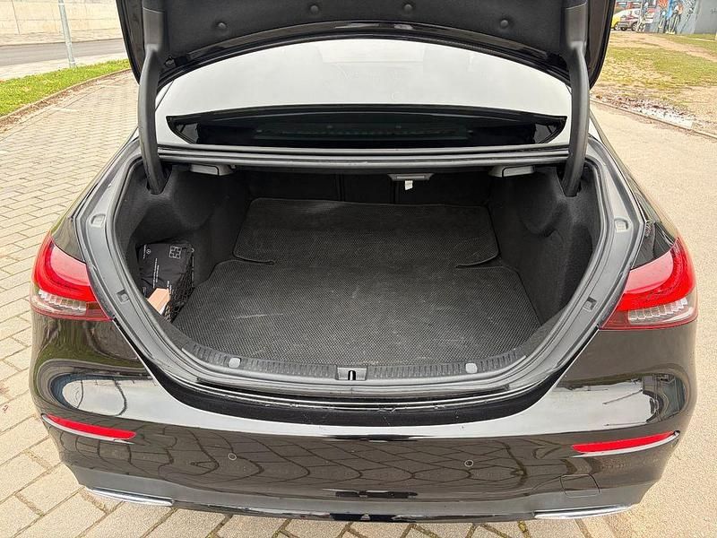 Gebraucht Mercedes E200 197 PS (144 kW) 2023 Schwarz Limousine