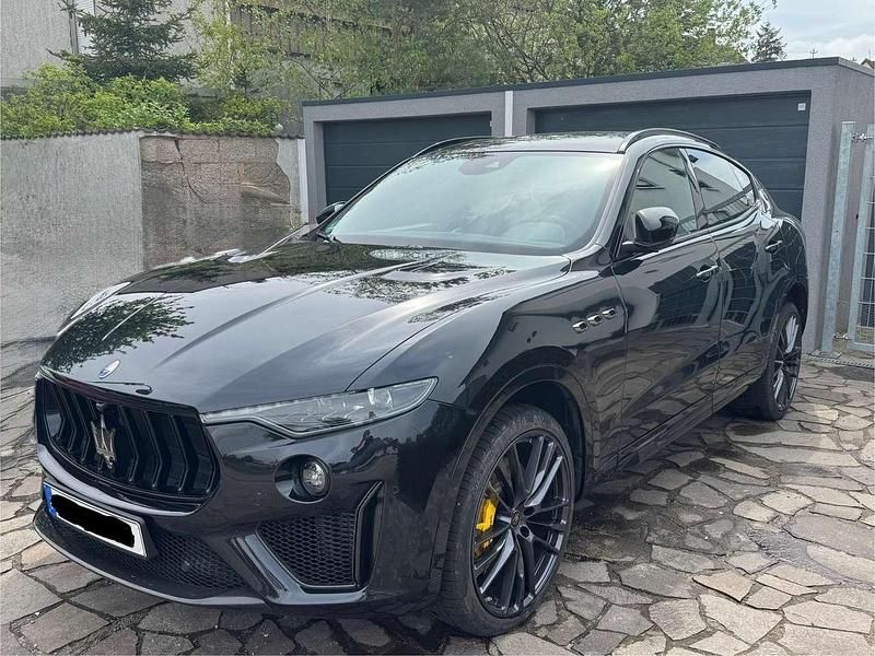 Schwarz Gebraucht 2020 Maserati Levante SUV | 79.900 € (Superpreis) - Bild 1/4
