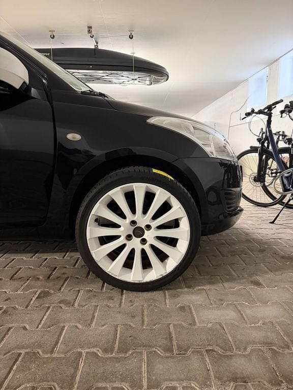 Gebraucht Suzuki Swift 94 PS (69 kW) 2011 Schwarz Kleinwagen