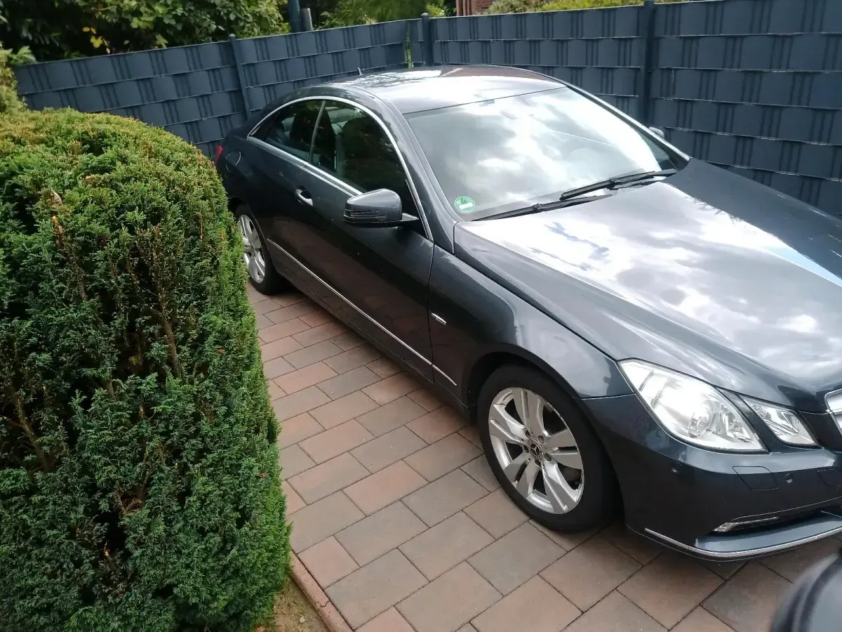 Gebraucht Mercedes E350 265 PS (194 kW) 2010 Grau Coupé
