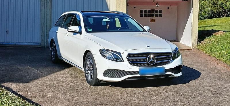 Gebraucht Mercedes E200 150 PS (110 kW) 2019 Weiß Kombi