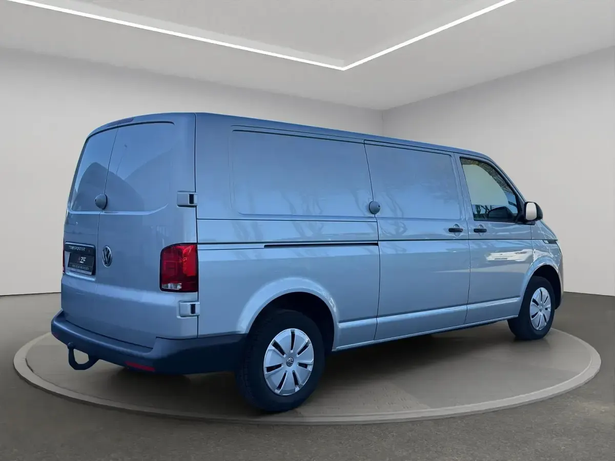 Gebraucht VW Transporter 150 PS (110 kW) 2023 Silber Van