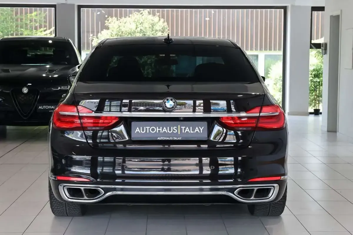 Gebraucht BMW 760 609 PS (447 kW) 2017 Braun Limousine