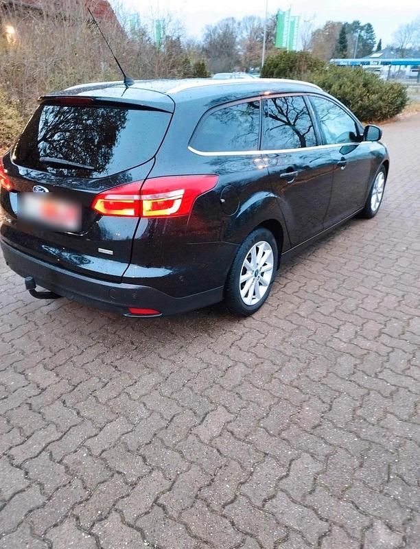 Second-hand Ford Focus 125 CP (91 kW) 2015 Negru Break