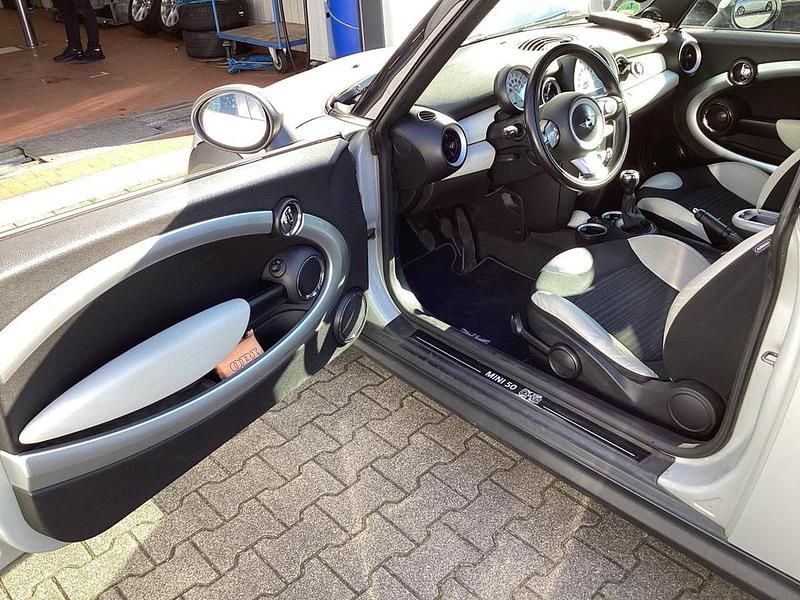 Gebraucht Mini Cooper 122 PS (89 kW) 2010 (weiß)  white silver Kleinwagen