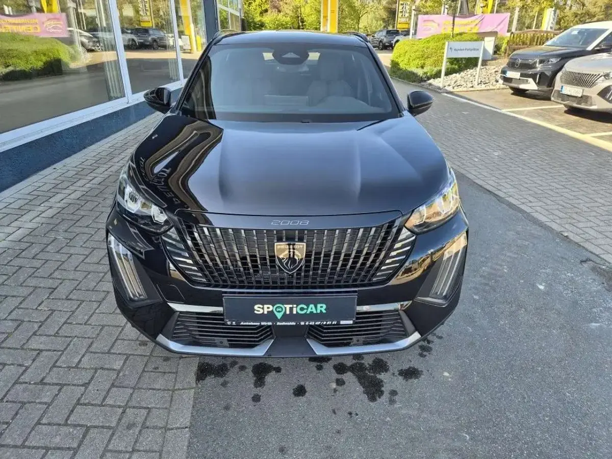 Neu Peugeot 2008 Allure 136 PS (100 kW) 2026 Schwarz SUV