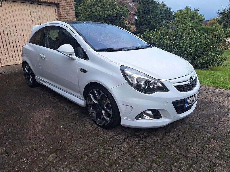 Weiß Gebraucht 2011 Opel Corsa OPC Kleinwagen | 6.600 € (Fairer Preis) - Bild 1/4