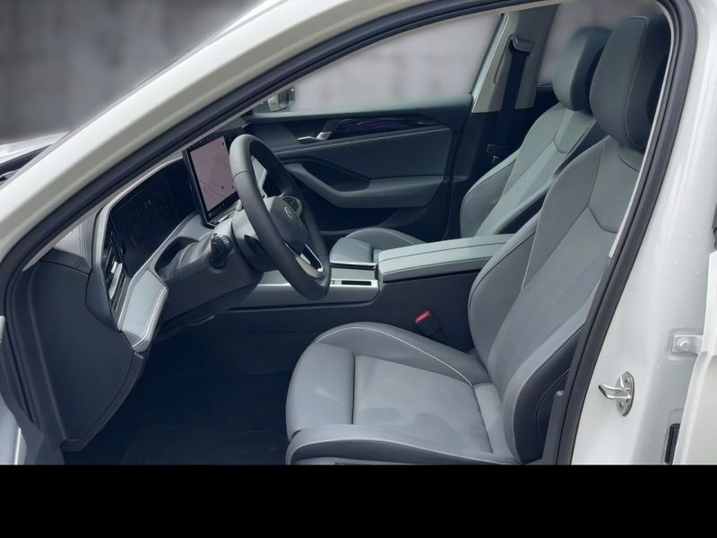Weiß Neu 2024 VW Passat Elegance Kombi | 42.899 € (Guter Preis) - Bild 1/4