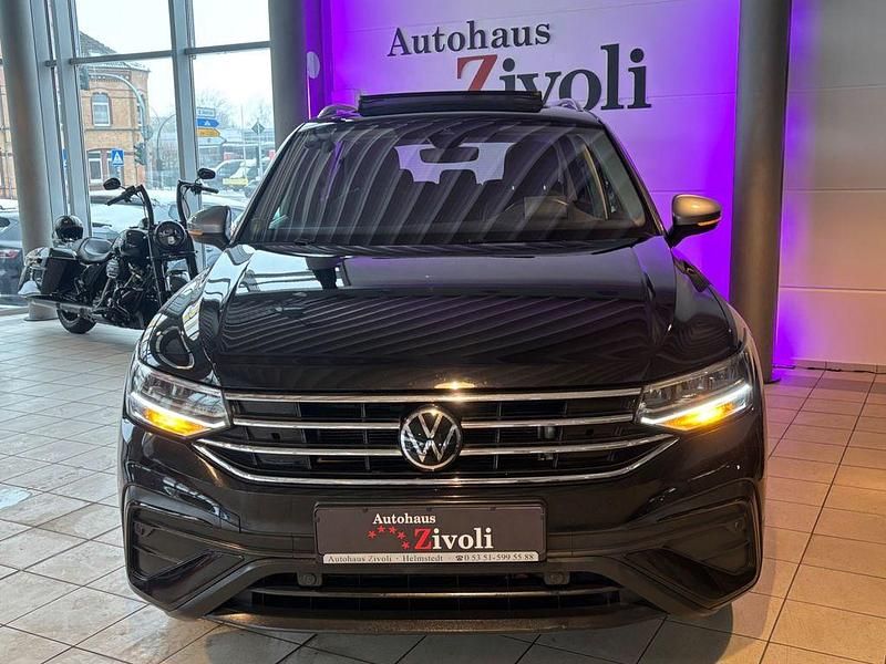 Gebraucht VW Tiguan Allspace Life 150 PS (110 kW) 2022 Schwarz SUV