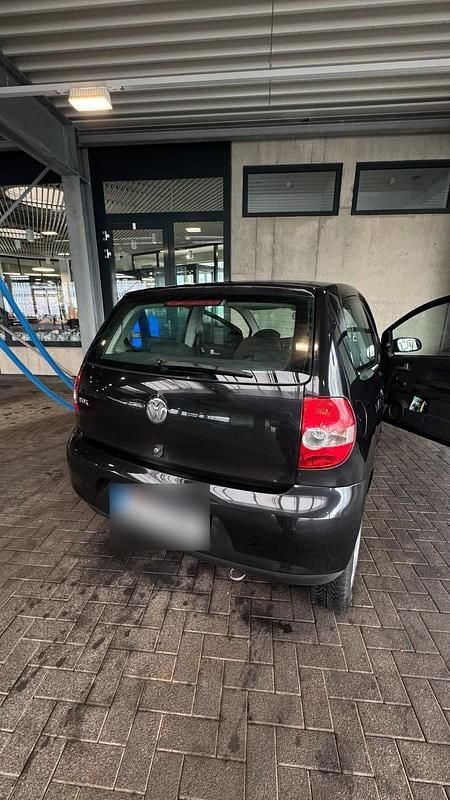 Gebraucht VW Fox 54 PS (39 kW) 2007 Schwarz Kleinwagen