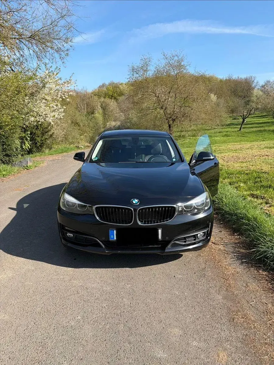 Gebraucht BMW 320 Advantage 190 PS (139 kW) 2017 Schwarz Limousine