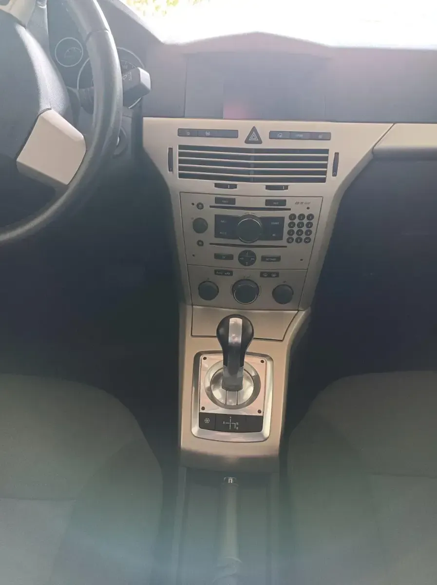 Gebraucht Opel Astra Sport 115 PS (84 kW) 2007 Schwarz Limousine