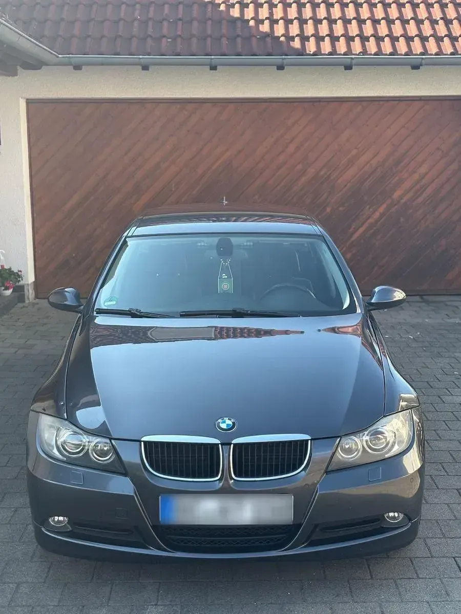 Gebraucht BMW 320 Sport Line 177 PS (130 kW) 2008 Grau Kombi
