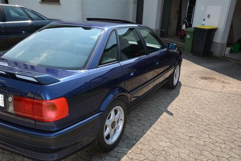 Gebraucht Audi 80 116 PS (85 kW) 1993 Blau Limousine